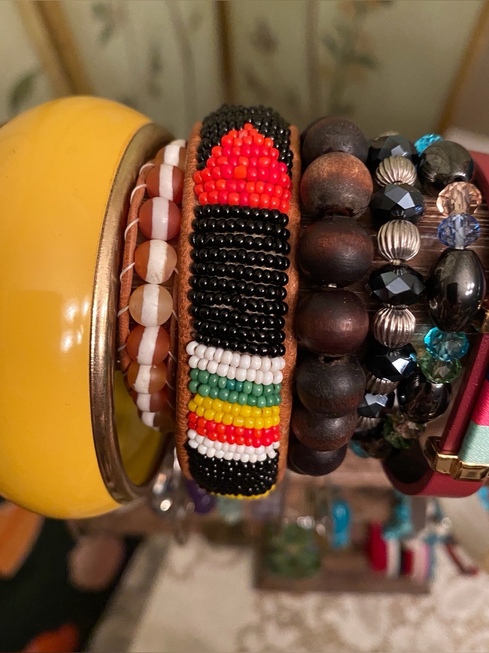 Bracelet Live Show Listing